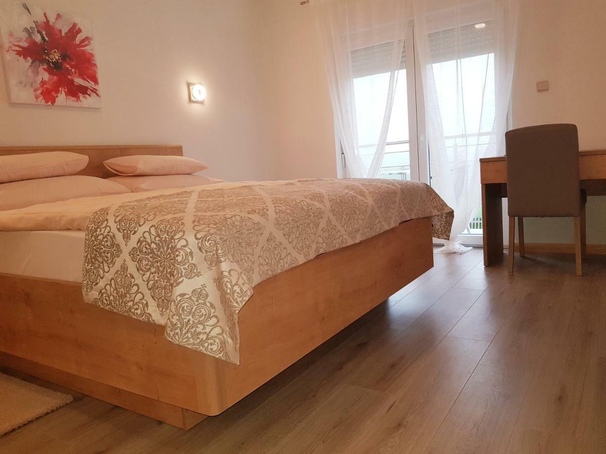 House Delic Hotel Vrhovine Екстериор снимка